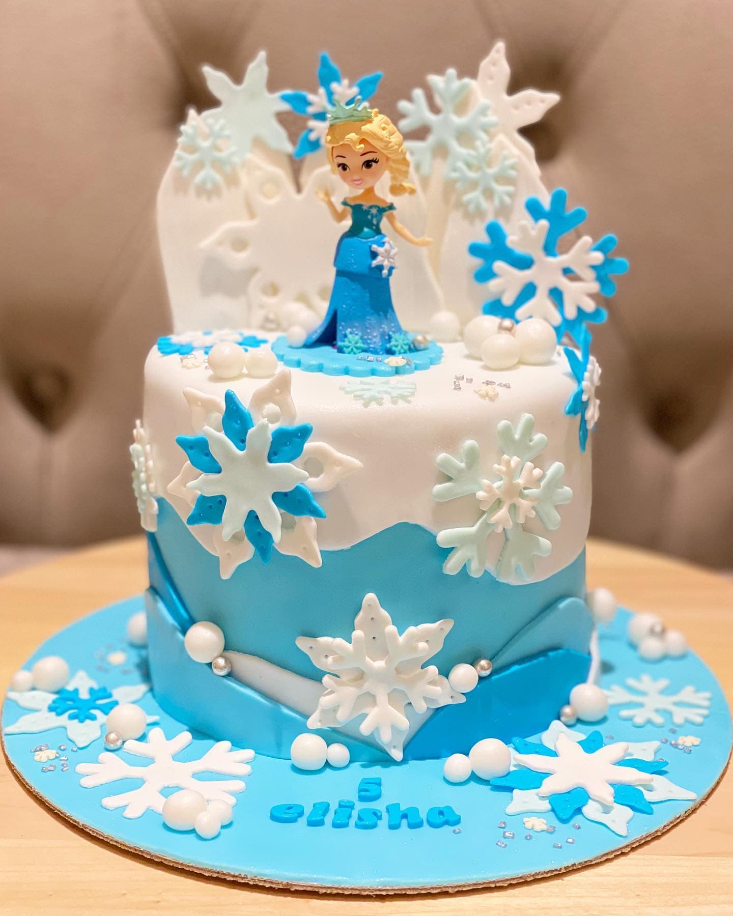 Frozen Elsa Cake
